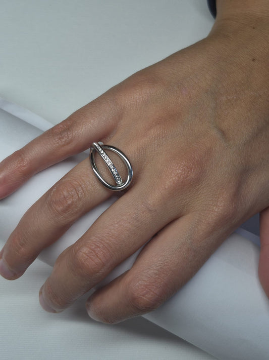 Bague argentée double cercles incrusté de strass