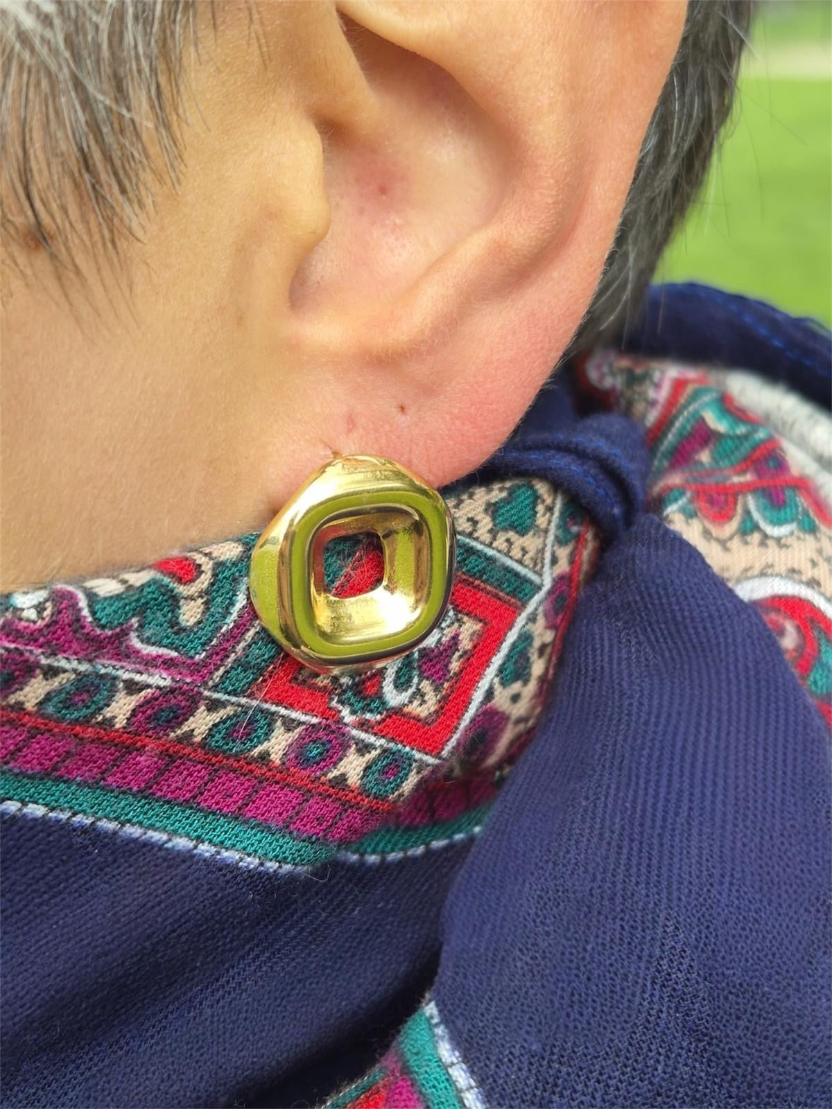 Boucles d'oreilles carré dorées