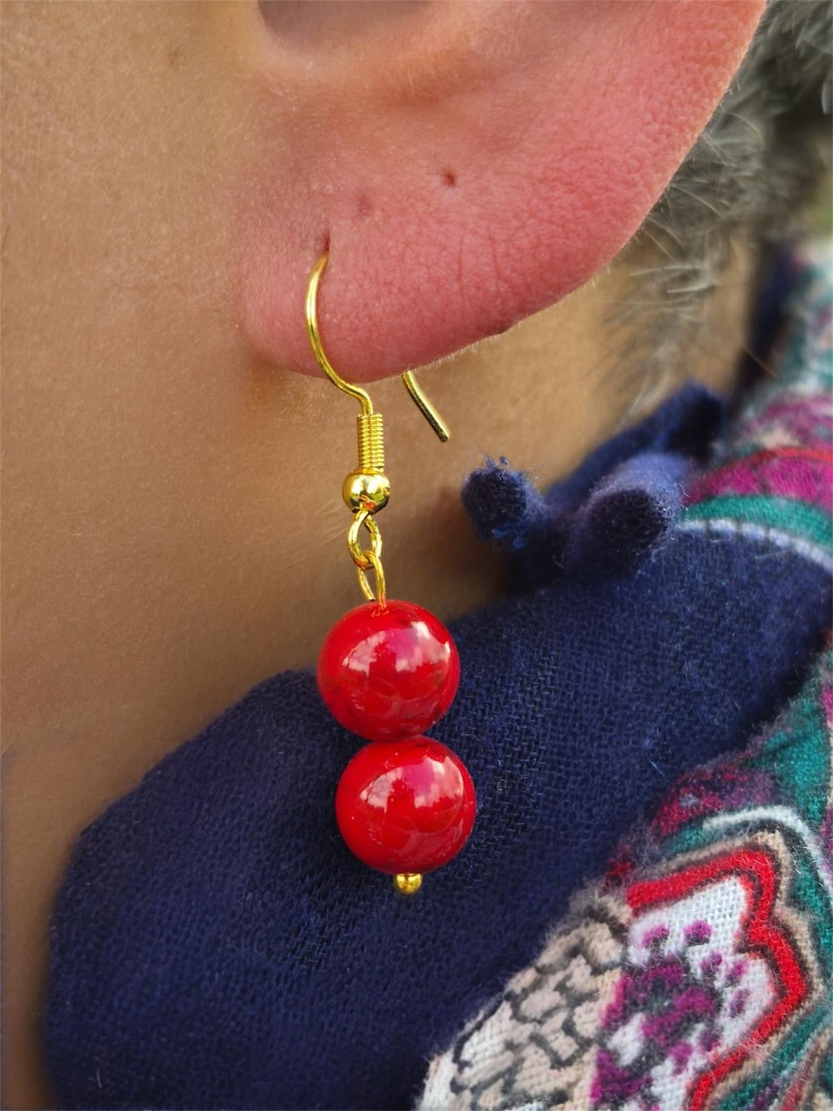 Créations boucles d'oreilles rouges foncent