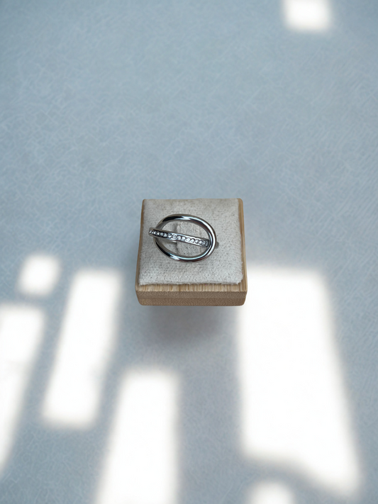 Bague argentée double cercles  incrusté de strass