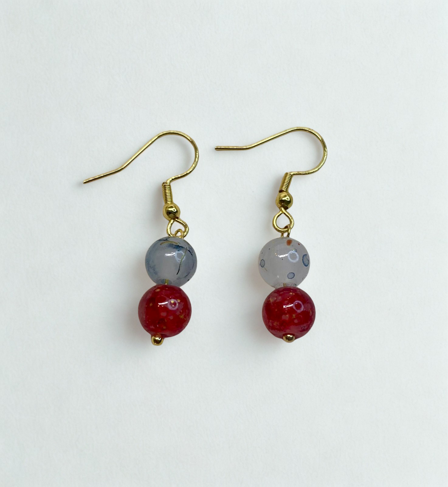 Créations  boucles d'oreilles rouges et lilas